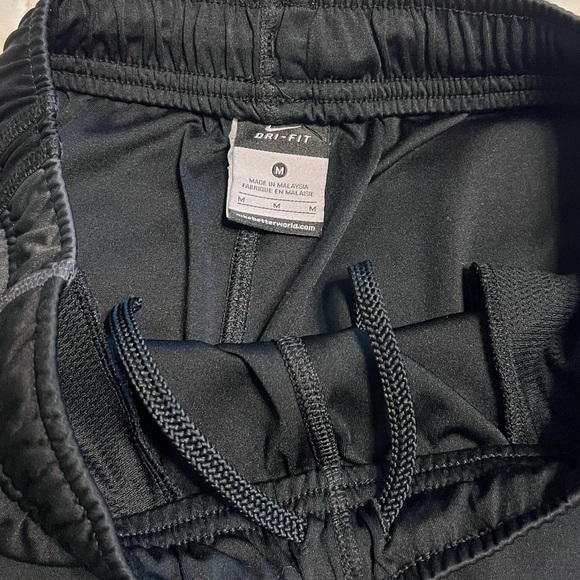 Nike Dri Fit athletic shorts - Picture 5 of 6